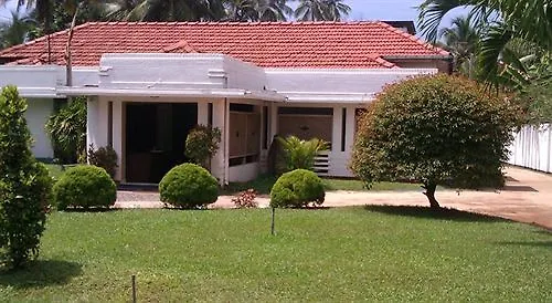 Oda ve Kahvaltı Ceylonica Beach Hotel Negombo
